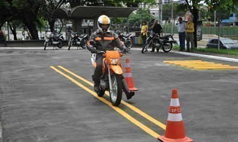 Cursos da CET de Pilotagem Segura têm novidades a partir de agosto