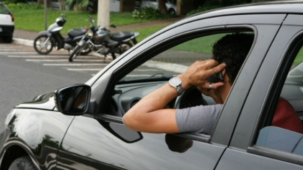 São Paulo registrou 83 mil multas por uso de celular no trânsito no 1º trimestre de 2019